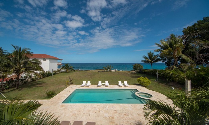 Playa Chiquita Villa | Villa de 7 dormitorios frente al mar con piscina, increíbles vistas al mar, amigable para los huéspedes