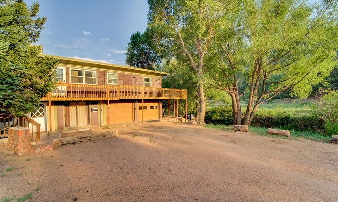 Cascade-Chipita Park Casa | 7 Bedroom on the Side of Pikes Peak on a Mountain Stream