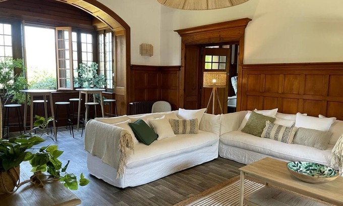 Annonay Casa | 7 Bedroom Private vacation home in Annonay