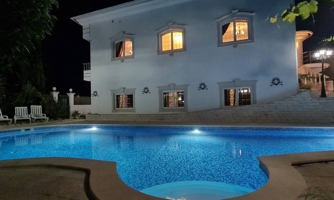 Maceira Casa | 7 Bedroom Residence at Villa☆☆☆☆☆ (20-25 Guests) by Silver Village Residence
