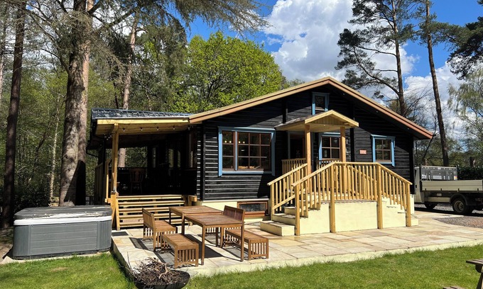 St Leonards Casa | 7 bedroom, Stunning Cottage with Hot-Tub & Cinema Room