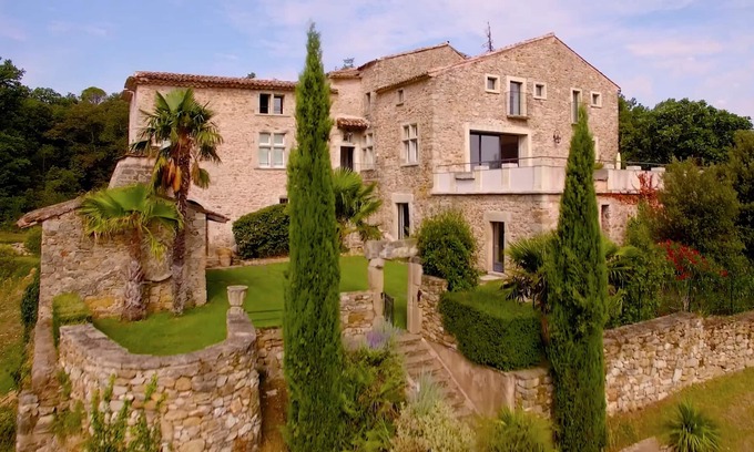 Les Aires Villa | 7 habitaciones, 6 baños, 3 comedores, piscina 4x15, terrazas,