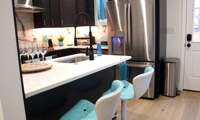 Brewerytown Casa | 7 Beds/3 Baths, Art Museum, Entire House
