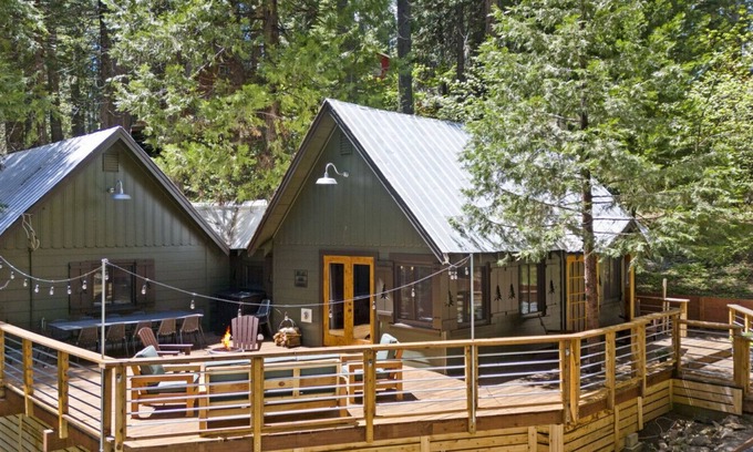 Long Barn Cabina | 7 Cedars Lodge /Modern/Multifamily/AC/ Starlink
