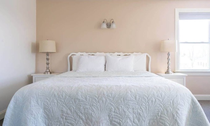 Middletown Casa | #7 | Comfy Room w/King-bed