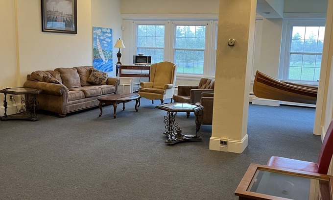 Derby Cama Y Desayuno | 7 GUEST ROOMS - SUNCLIFF FAMILY SUITE ON LAKE ERIE!! Football & Family Fun!