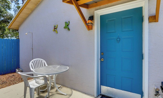 Pinellas Park Apartamento | 7 Mi to Beach: Pinellas Park Studio w/ Patio
