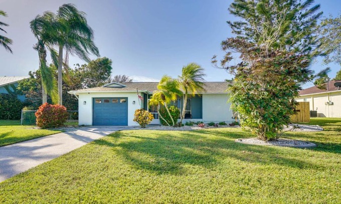 Cape Coral Casa | 7 Mi to Beaches Pet-Friendly Cape Coral Home