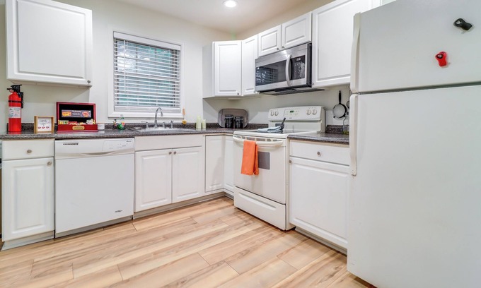 Bedford Apartamento | 7 Mi to Downtown: Toledo Apt Near Franklin Park