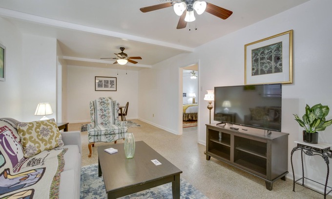 Metairie Casa | 7 Mi to Dtwn NOLA: Pet-Friendly Home w/ Yard