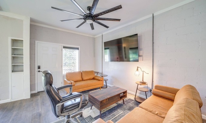 Tulsa Casa | 7 Mi to Dtwn Tulsa: Dog-Friendly Home w/ Yard