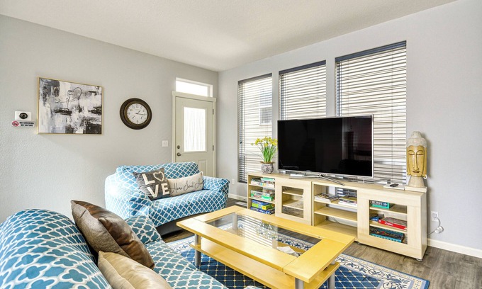 Cedar Hills Casa | 7 Mi to Dwtn Portland - Home w/ Patio!