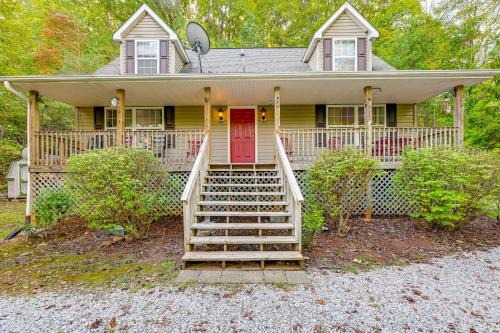 Franklin Casa | 7 Mi to Franklin Peaceful Home with Deck and Yard!