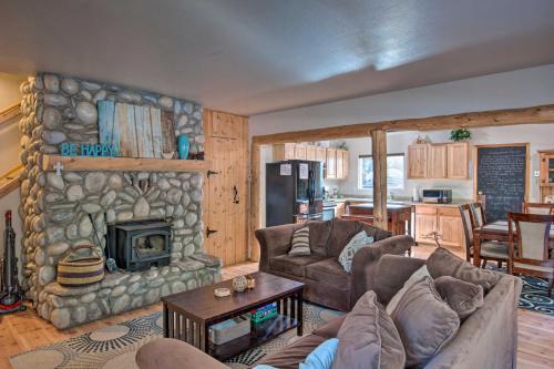Tahoe Paradise Casa | 7 Mi to Heavenly Ski Resort Cozy Tahoe Cabin