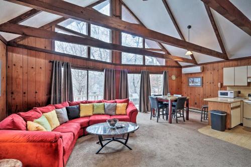 Albrightsville Casa | 7 miles to State Park Poconos Getaway with Deck!