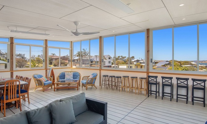 Bermagui Casa | 7 Murrah Street- Ample space, featuring a superb enclosed entertainment area with views