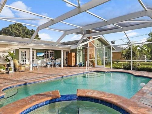 Caloosahatchee Casa | 7 Palms Pool House