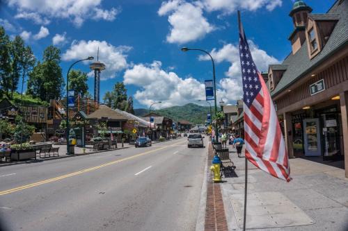 Sevierville Casa | 7 Peaks View by American Patriot Getaways