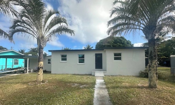 Delray Beach Casa | 7 people, 3-bedroom, 5 min from Famous Delray Beaches. Each room separate Diakin