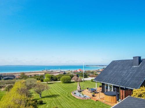Skødshoved Strand Casa | 7 person holiday home in Knebel-By Traum