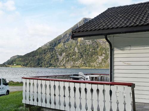 Silda Casa | 7 person holiday home in Selje-By Traum