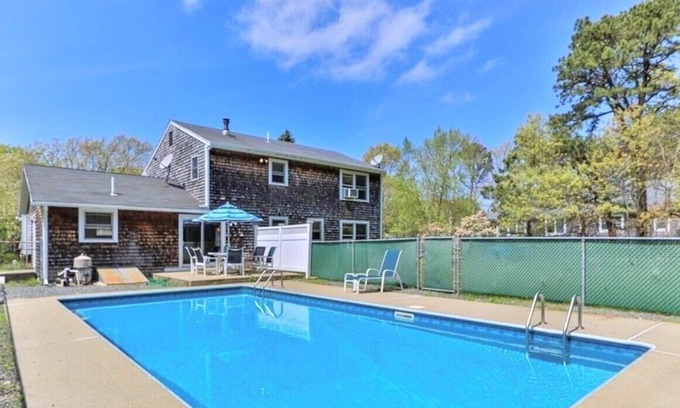 Sandwich Casa | 7 Raymond with pool- new listing