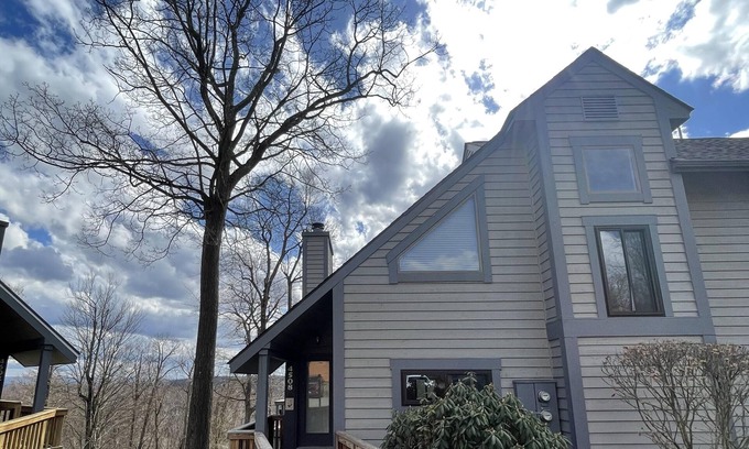 Seven Springs Condominio | 7-Springs Condo with best view in Swiss Mountain. Free Shuttle.