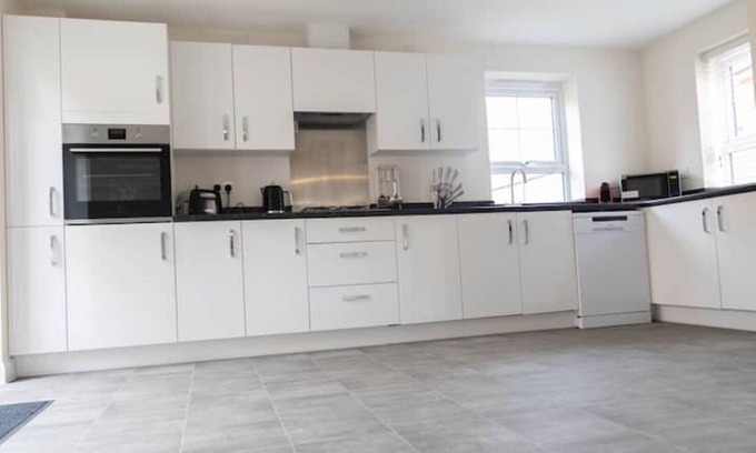 Milton Keynes Casa | 7 Swiftsure - 4 Bedroom Luxury and Spacious Home