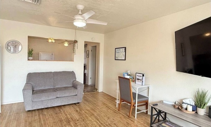 Farmington Casa | 700ft From Starbucks! Townhouse ! Central Location!