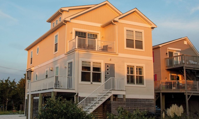 Broadkill Beach Casa | 702 N Bayshore Drive - great bay block home in Broadkill