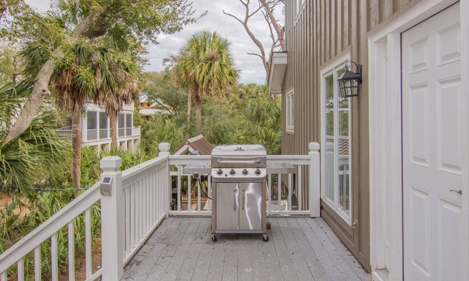 Saint Helena Island Casa | 702 Whiting Rd