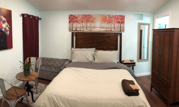 Rodeo Casa | 703 Mariposa St (Garage) · Great Rodeo Brand New Mini Studio