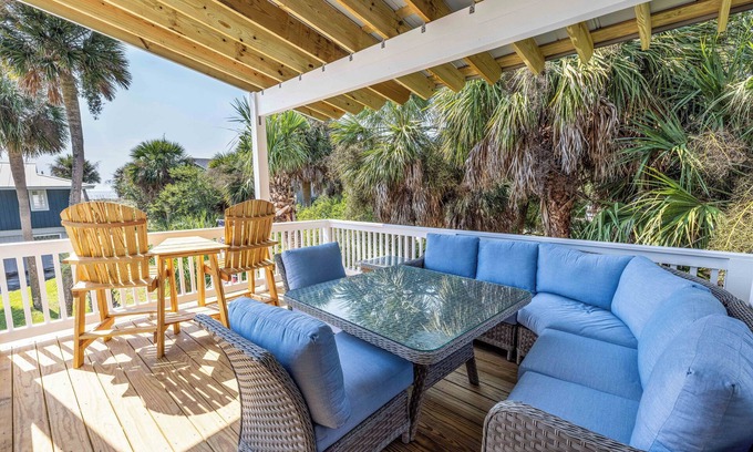 Saint Helena Island Casa | 707 Silverside, Oceanview with Guest Cards Included!