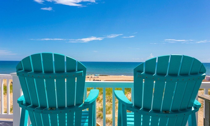 South Nags Head Casa | 7083 Ocean Haven *Oceanfront *Hot Tub