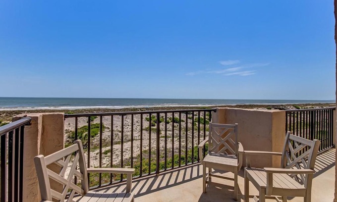 Amelia City Casa | 712 Sailmaker