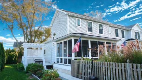 West Cape May Casa | 717 Broadway