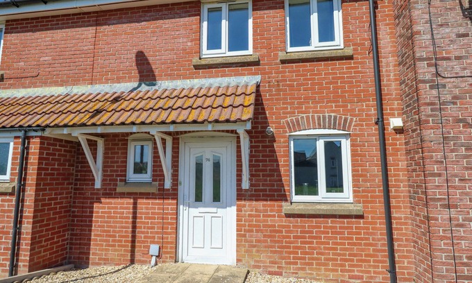 Southwell Casa | 74 REAP LANE, pet friendly, with a garden in Weston, Portland