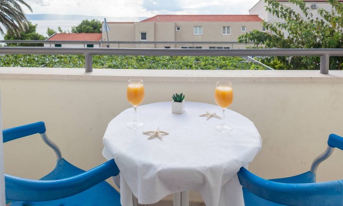 Tucepi Apartamento | 75 m² Apartamento ∙ 3 habitaciones ∙ 11 huéspedes