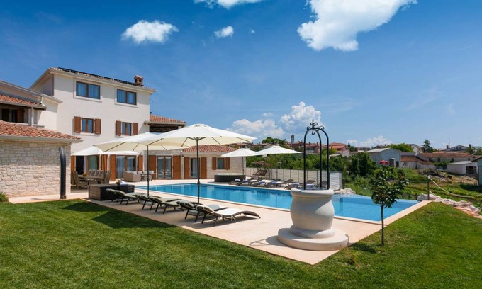 Nova Vas Villa | 750 m² Villa ∙ 6 habitaciones ∙ 14 personas