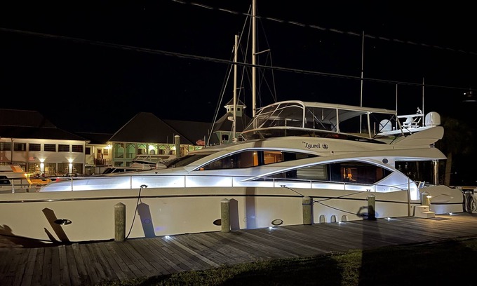 Panama City Alquiler De Eote | 76 ft. Luxury yacht in Panama City FL - Live the life you've dreamed!