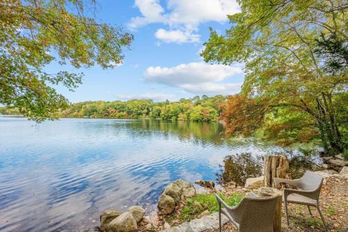 West Barnstable Casa | 76 Moco Road Barnstable- Lakeside Haven Retreat