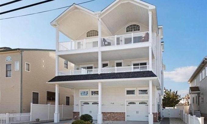 Townsend's Inlet Condominio | 7708 Central Avenue North