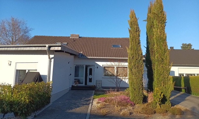 Euskirchen Apartamento | 78 sqm fully equipped apartment with large terrace in a quiet location
