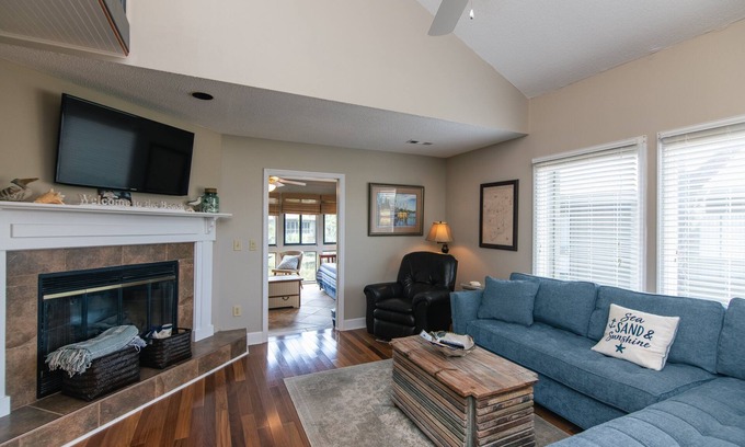 Ocean Ridge Casa | 786 Summerwind-Beautiful Townhome on Lagoon; Pool/Amenity Access Included