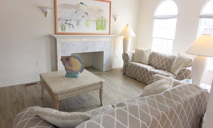 Townsend's Inlet Condominio | 7904 Central Avenue East
