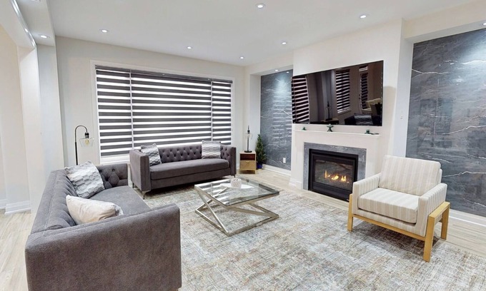 Brampton Casa | 7BR ~ 15 PPL ~Ultimate Luxury Family-Friendly Stay
