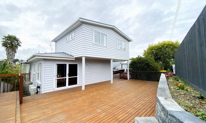 Browns Bay Casa | 7BR 3BH Beach Escape. 2 min to Browns Bay Beach