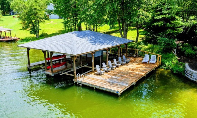 Mineral Casa | 7BR Lakefront Lake Anna Blue Sails - Waterfront