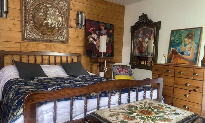 Formigueres Apartamento | 8-bed 2-bathroom apartment in the heart of the village