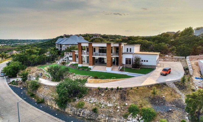 Stone Oak Casa | 8 Bed 8 Bath- Mega Mansion W/Breathtaking Views, Modern